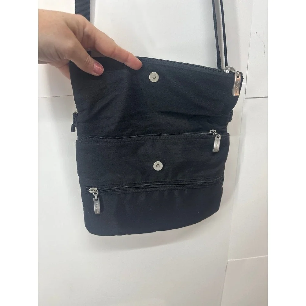 Baggallini Black Fold over Top Crossbody Bag (7x9)